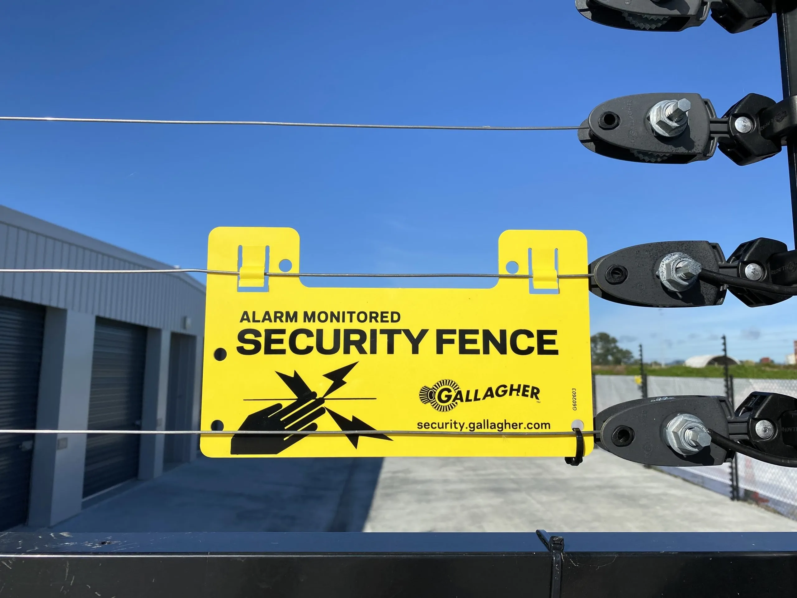 Electric perimeter fencing